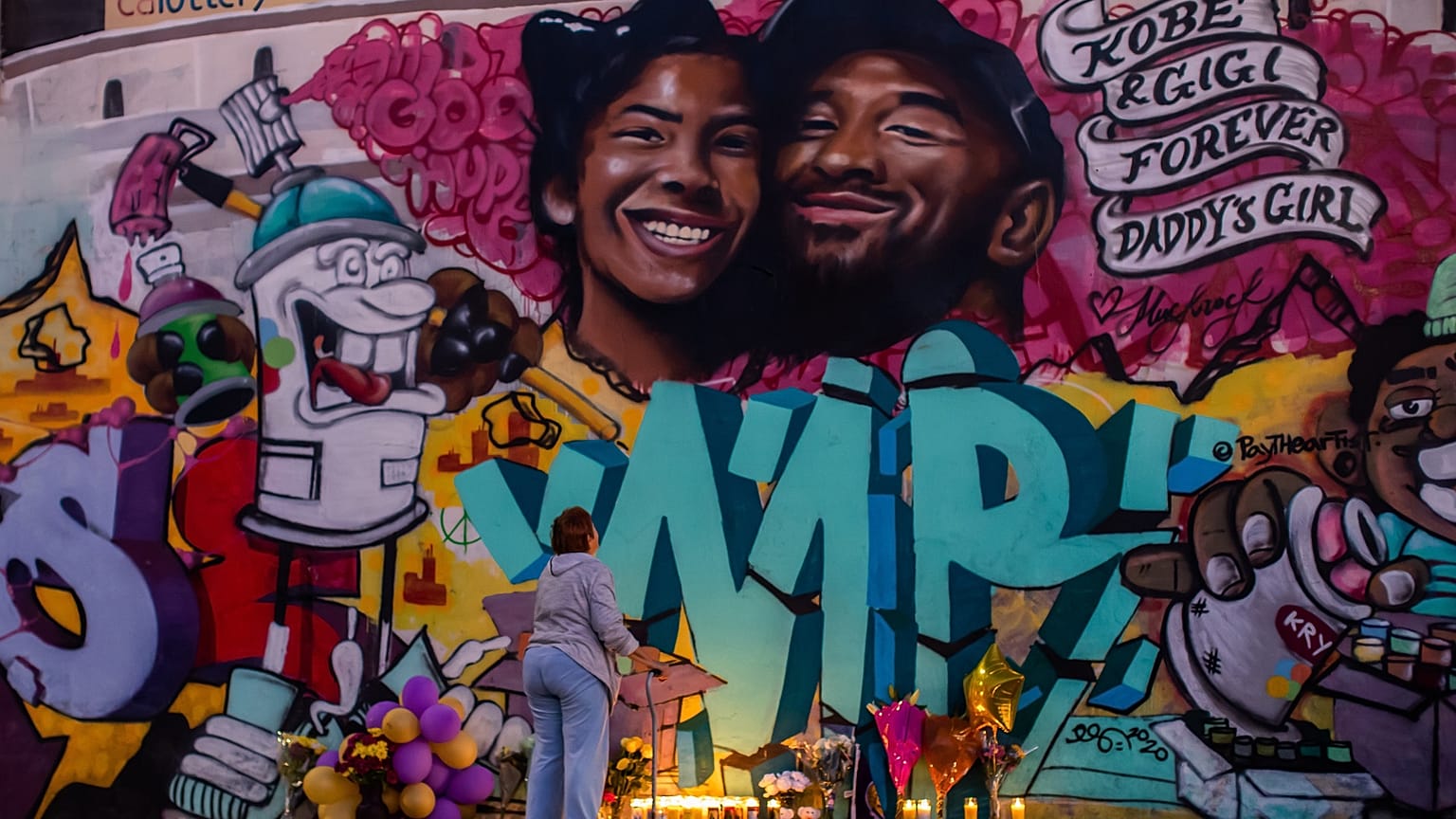 Graffitivel emlékeznek Kobe Bryantre és lányára Los Angelesben