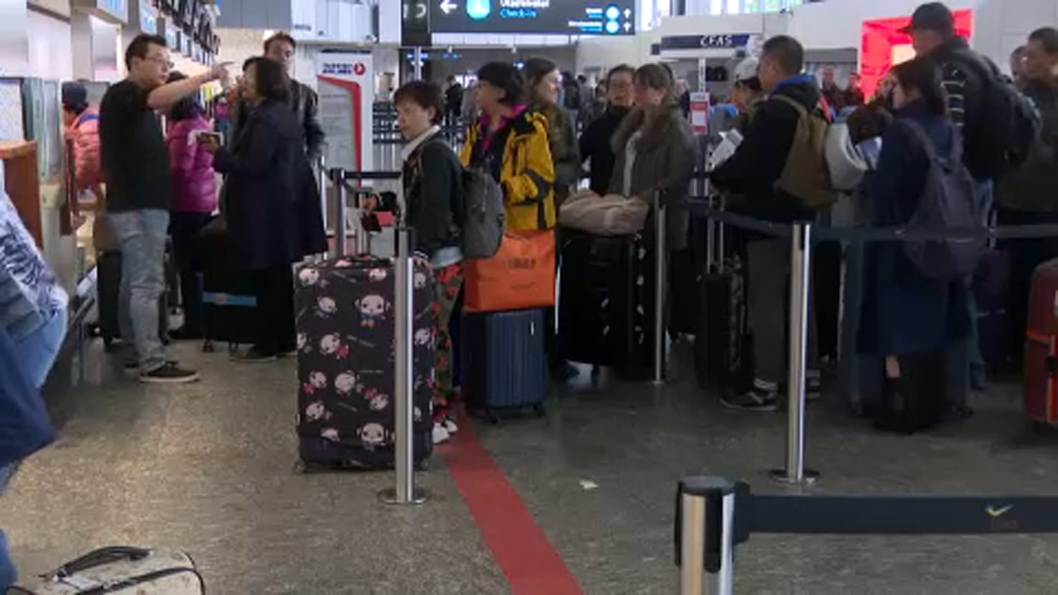 Magyarország felkészül a koronavírusra, de még nem vezet be korlátozásokat  
