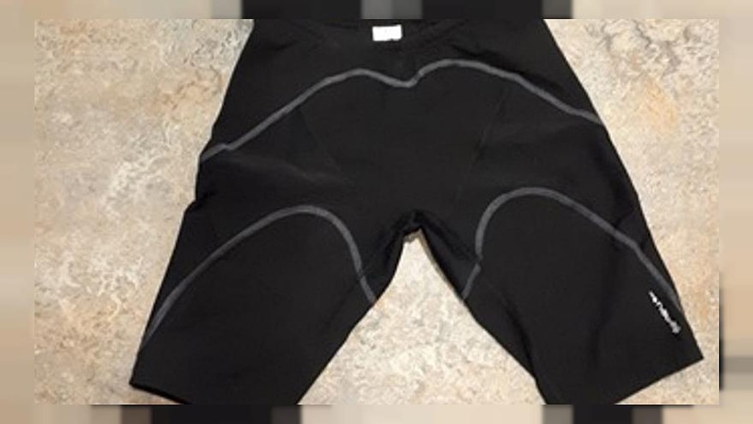 Radlerhose: Ein Versteck für Diebesgut?