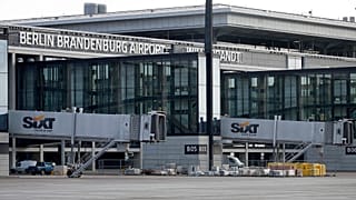  Berlin'de 9 yıldır açılışı ertelenen Brandenburg Havaalanı son testler için 20 bin gönüllü arıyor