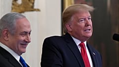 الرئيس الأميركي دونالد ترامب ورئيس الوزراء الإسرائيلي بنيامين نتنياهو في البيت الأبيض 
