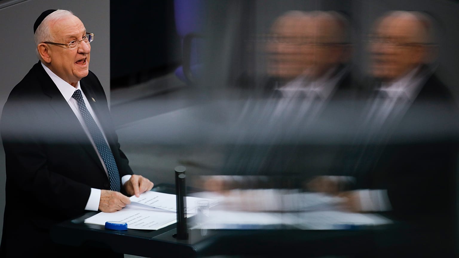 Gemeinsames Gedenken an NS-Opfer: Rivlin und Steinmeier im Bundestag