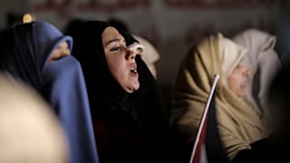 الأردنيون يصيحون بشعارات خلال احتجاج على خطة السلام الأمريكية في الشرق الأوسط ، بالقرب من سفارة الولايات المتحدة في عمان ، الأردن ، الثلاثاء ، 28 يناير.