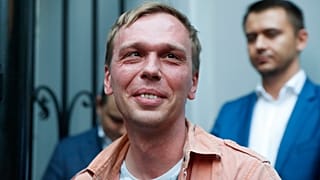 Корреспондент "Медузы" Иван Голунов вышел на свободу