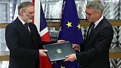 Avrupa Parlamentosu onayladı: Brexit'e son 24 saat