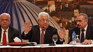 Filistin Devlet Başkanı Mahmud Abbas (ortada)