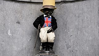 Manneken Pis: Brussels landmark dressed in Union Jack waistcoat ahead of Brexit