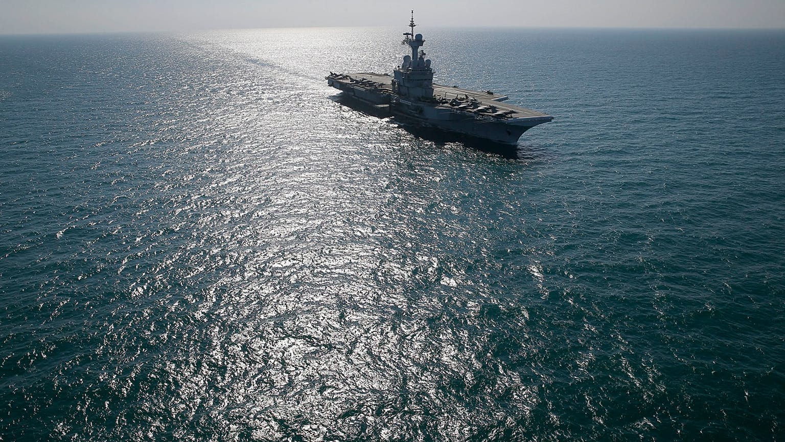 Γαλλικό αεροπλανοφόρο εντόπισε τουρκική φρεγάτα να σπάει το εμπάργκο της Λιβύης