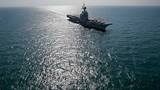 Γαλλικό αεροπλανοφόρο εντόπισε τουρκική φρεγάτα να σπάει το εμπάργκο της Λιβύης