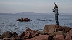 Περισσότεροι από 300 πρόσφυγες και μετανάστες έφτασαν σε ελληνικά νησιά το τελευταίο 24ωρο
