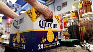 Новый смертоносный вирус связали с пивом Corona