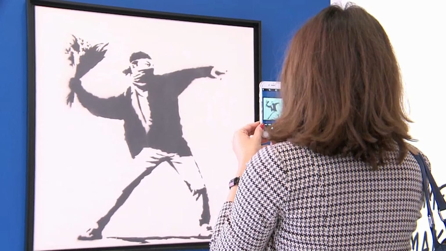 Le opere e missioni di Banksy in mostra a Budapest