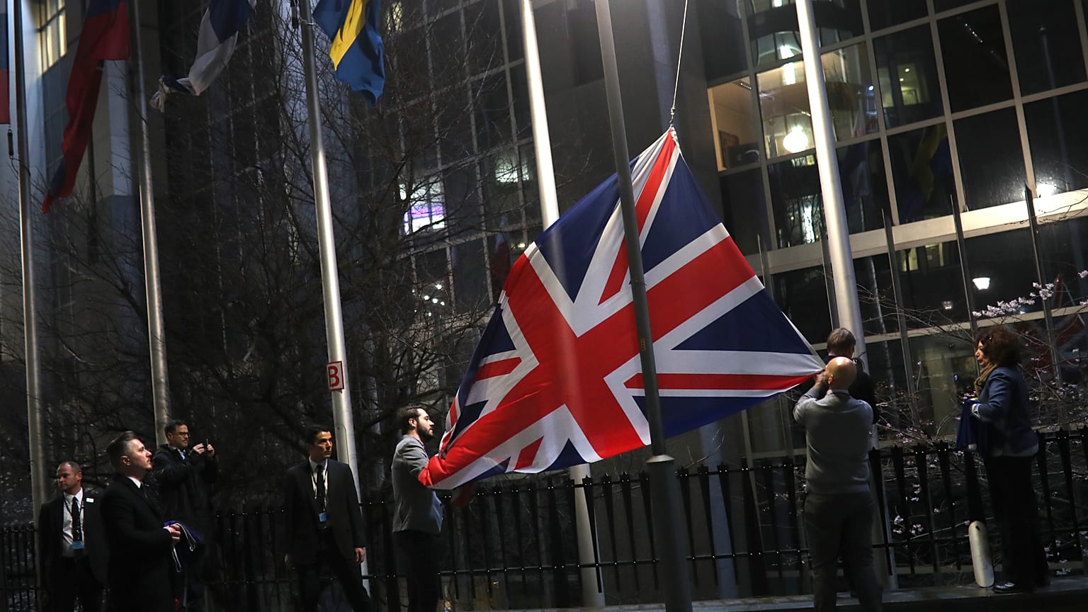 Brexit: Υπεστάλη η βρετανική σημαία από τα ευρωπαϊκά κτίρια στις Βρυξέλλες