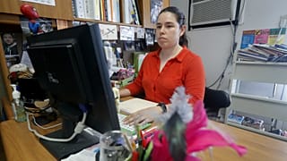 مفاجأة.. فيروس كورونا القاتل قد يصيب الحواسيب والهواتف المحمولة