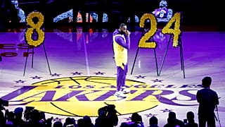 Los Angeles Lakers'ın yıldız oyuncusu LeBron James, anma töreninde duygusal bir konuşma yaptı.