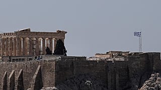 Θερμή εισβολή έως την Τρίτη, παγετός από Τετάρτη
