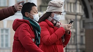 Rusya'nın St. Petersburg kentinde Çin'den gelen turistler