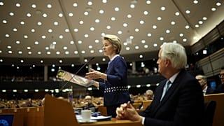 Kommissionspräsidentin Von der Leyen und Brexit-Chefunterhändler Barnier im EU-Parlament am Mittwoch