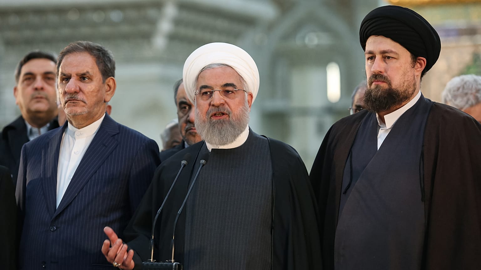 Rouhani prova a smorzare le critiche: "Iraniani possono scegliere tra vari partiti"