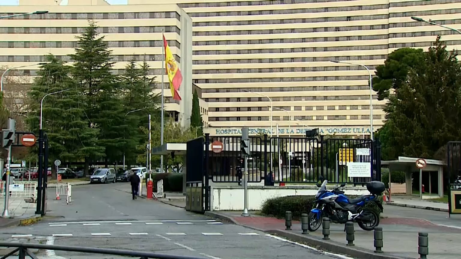 Tranquilos y sin síntomas. Los 20 españoles en cuarentena reciben la visita de sus familiares