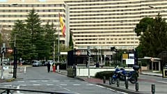 Tranquilos y sin síntomas. Los 20 españoles en cuarentena reciben la visita de sus familiares