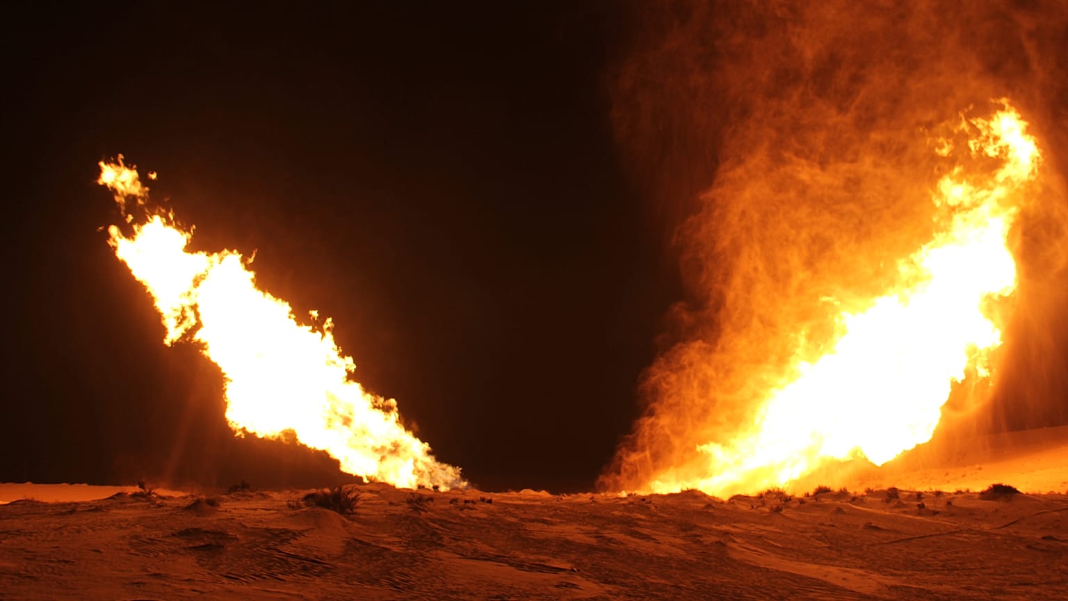 صورة أرشيفية لتفجير مماثل لخط الغاز عام 2012