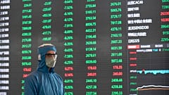 «Βουτιά» στα κινεζικά χρηματιστήρια