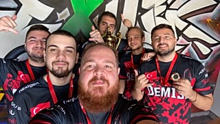 Canpolat Yıldıran ve CS:GO takımı