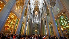 إسبانيا تسجل رقما قياسيا جديدا في عدد السياح لعام 2019