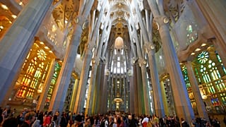 إسبانيا تسجل رقما قياسيا جديدا في عدد السياح لعام 2019