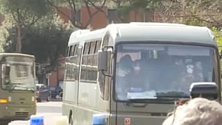 Los europeos repatriados de Wuhan están obligados a pasar la 'cuarentena'
