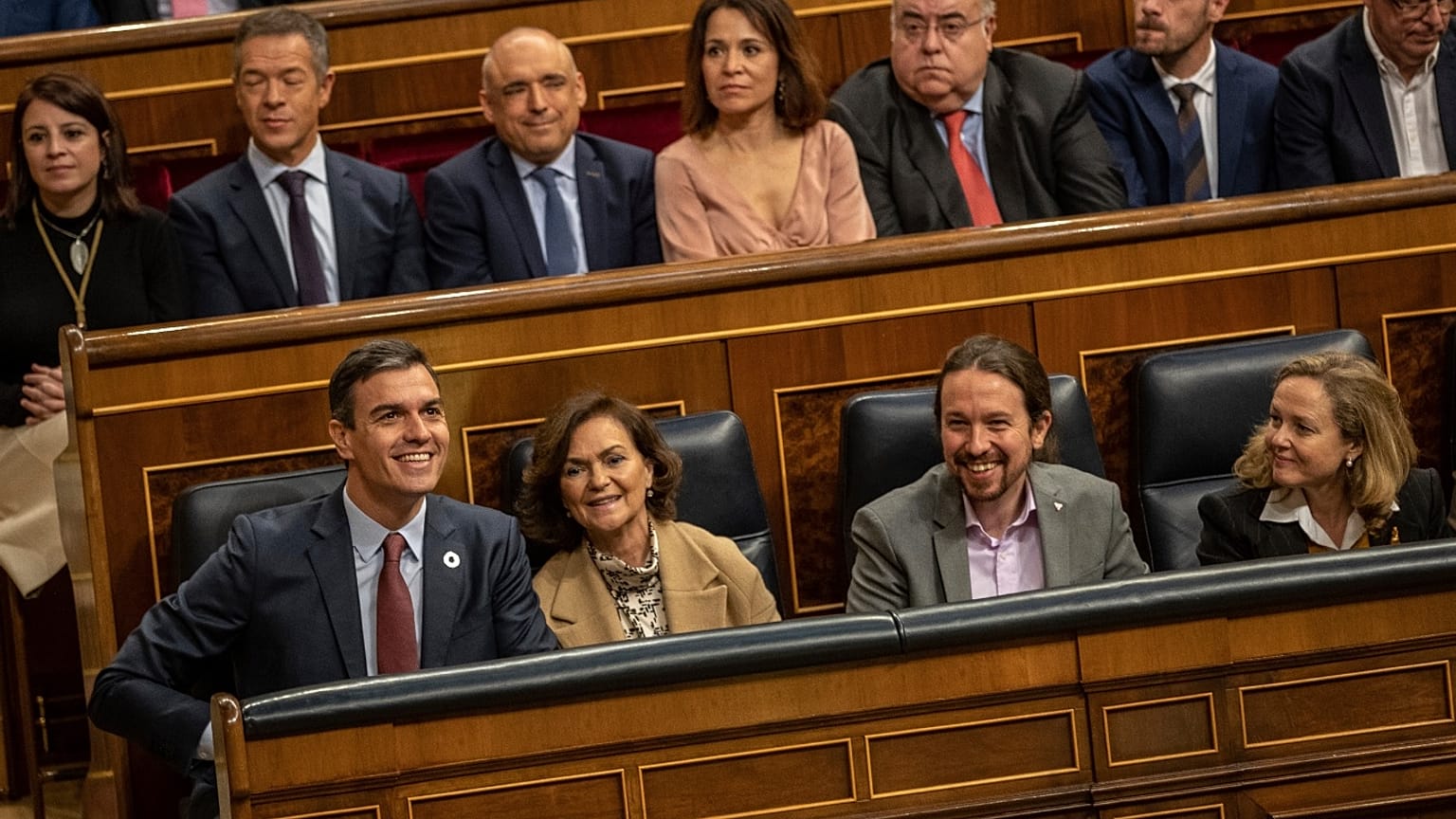 España aprueba la subida del salario mínimo a 950 euros que afecta a 2 millones de trabajadores