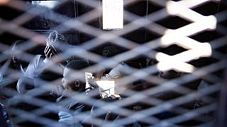 Memorandum con la Libia: da un lato l'Italia tratta le modifiche, dall'altro consegna motovedette
