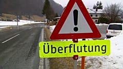 Unwetter fordern 1 Toten in Österreich, Hochwasser in Deutschland