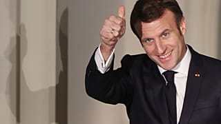 Emmanuel Macron arrive à l'université Jagiellonian à Cracovie pour prononcer un discours, le 4 février 2020