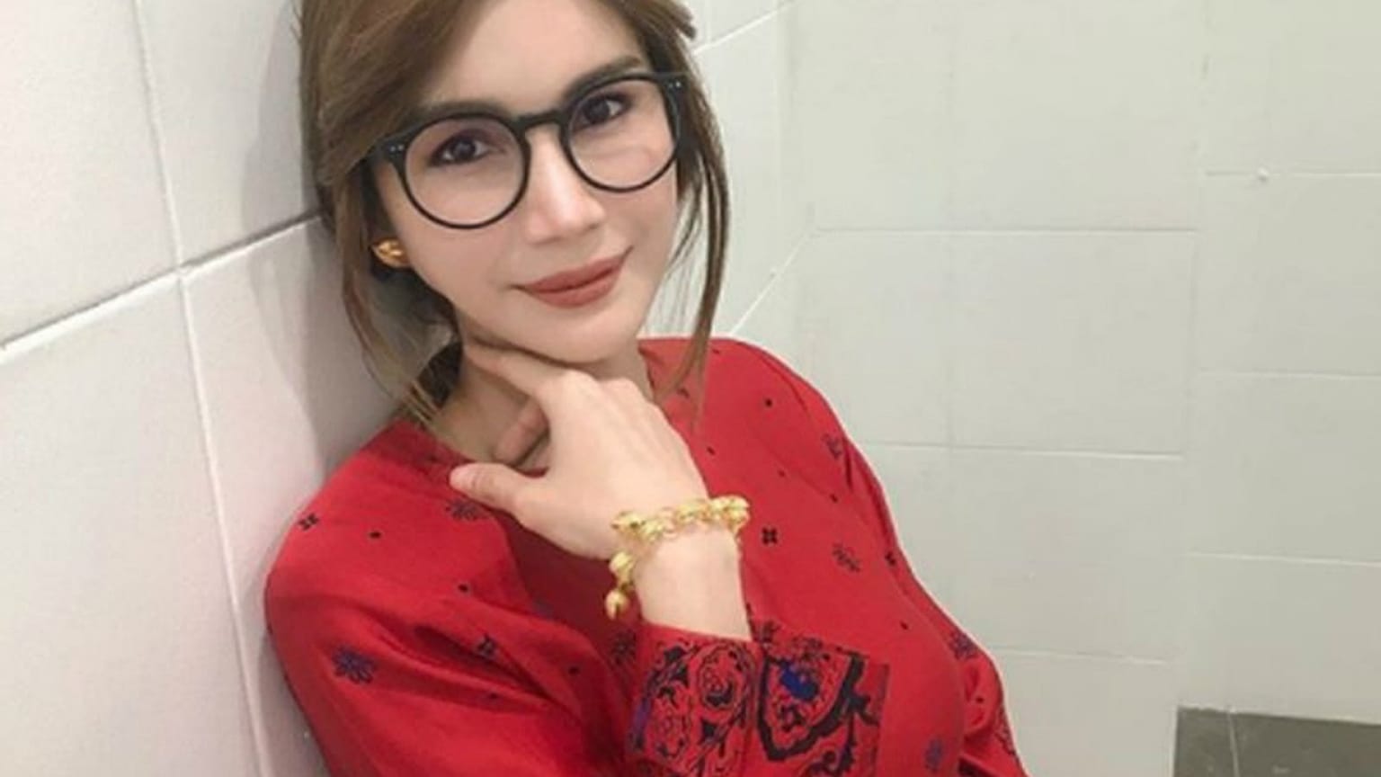 انتقدت نور نور ساجد بعد نشر فيديوهات لها في مكة 