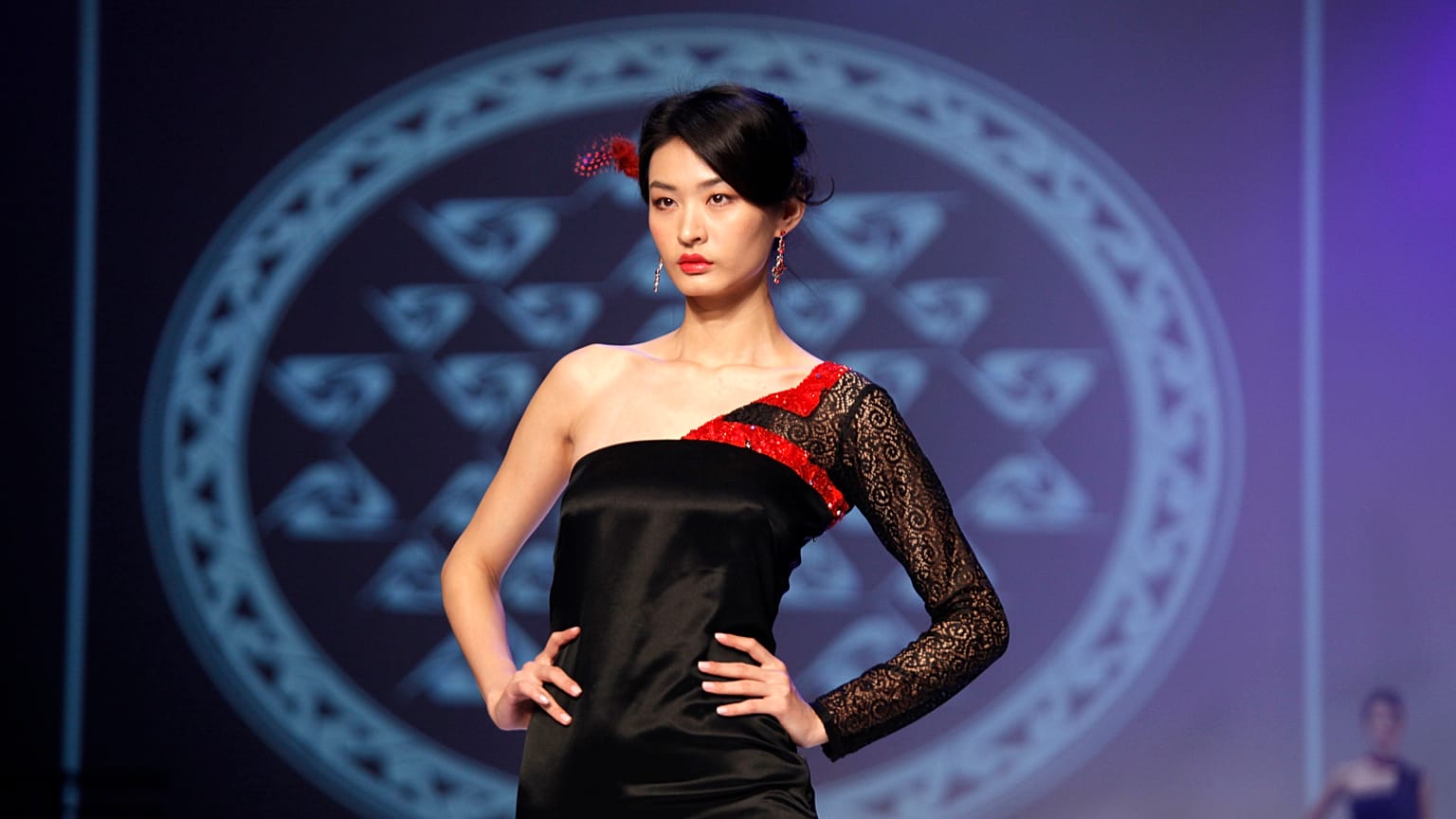 18-24 Şubat tarihleri arasında düzenlenecek Milano Moda Haftası, koronavirüs (2019-nCoV) krizi nedeniyle zor günler geçiren Çin'e destek kampanyası başlattı.