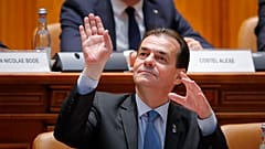 Megbuktatnák Romániában Ludovic Orban kormányát