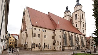 Marad az antiszemitának tartott dombormű a wittenbergi templom falán