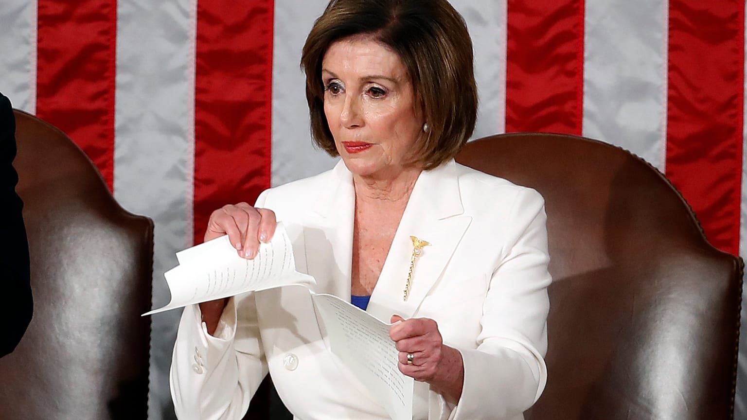 Nancy Pelosi déchire le discours sur l'état de l'union, mais pour Trump, "le meilleur est à venir"