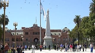 La provincia de Buenos Aires evita la cesación de pagos tirando de recursos