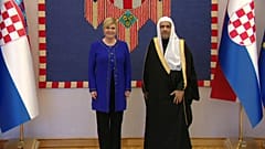 العيسى بصحبة 