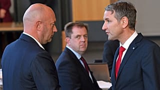 Hür Demokrat Partisi'nden Thomas Kemmerich ve AfD parlamento parti lideri Bjoern Hoecke 