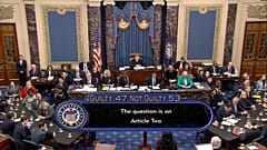 Felmentették Donald Trumpot, elbukott az impeachment