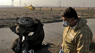 وزیر خارجهٔ کانادا به ظریف: جعبهٔ سیاه هواپیمای اوکراینی را تحویل دهید