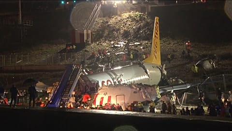 Tödliche Bruchlandung in Istanbul: Ermittlungen gegen 2 Piloten