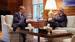 Τζεντιλόνι σε Μητσοτάκη: Υποστηρικτική η Επιτροπή για συζήτηση μείωσης των πλεονασμάτων