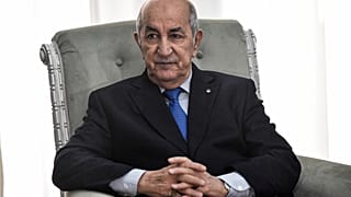 الرئيس الجزائري يلتقي وزير الخارجية السعودي وجهود مكثفة لحل المشاكل الإقليمية