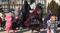  ده‌ها کودک بی‌سرپرست مرتبط با داعش تحویل هیات روسیه شد