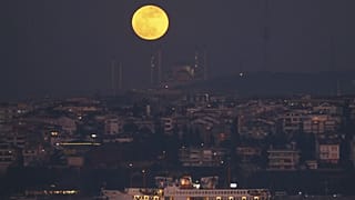 İstanbul'da Süper Ay 
